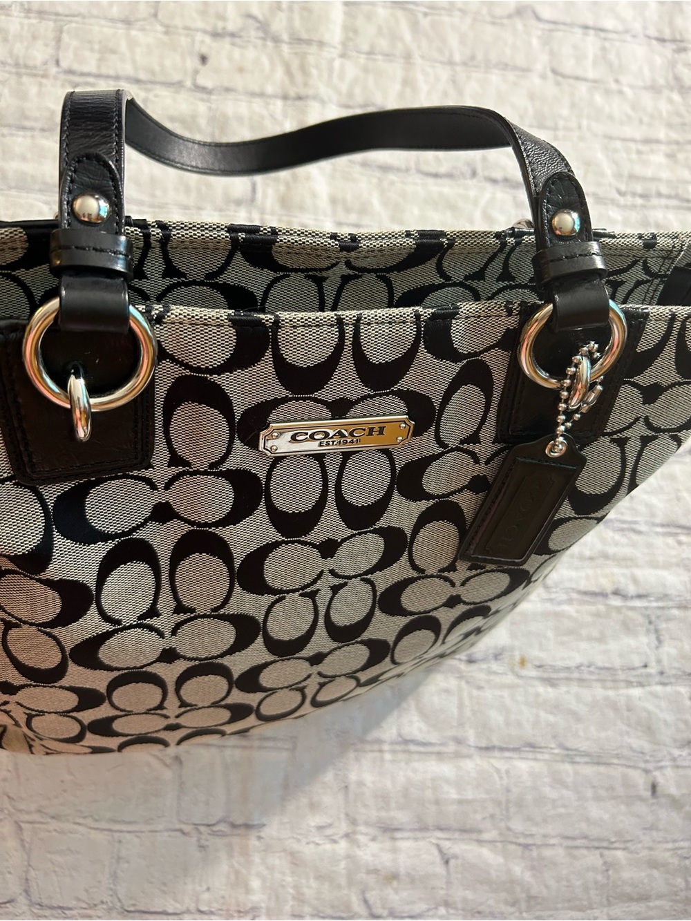 COACH GALLERY NS ZIPPER TOTE SIGNATURE CANVAS BLACK LEATHER/ GREY SIDE POCKETS - Picture 5 of 13